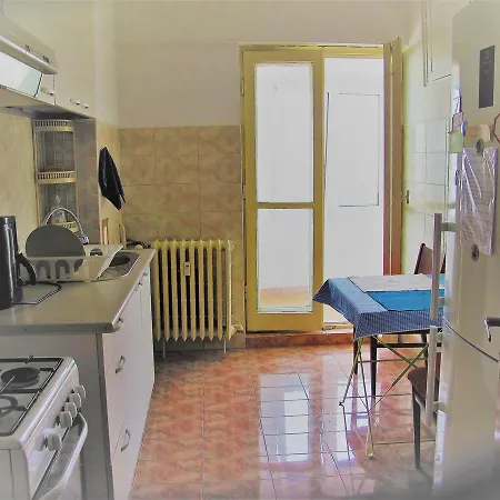With 2 70 Sqm And Balcony, Central Near Gara De Nord, Opera House Apartment *